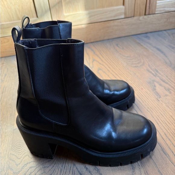 Mango Shoes - Barely used Mango Black Women's Ankle Boots in black leather. Size 40 or 9 US.